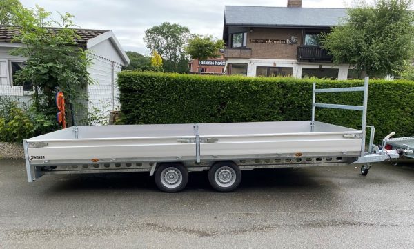 Remorque Plateau HENRA - Robuste et Polyvalente pour Tous Vos Transports