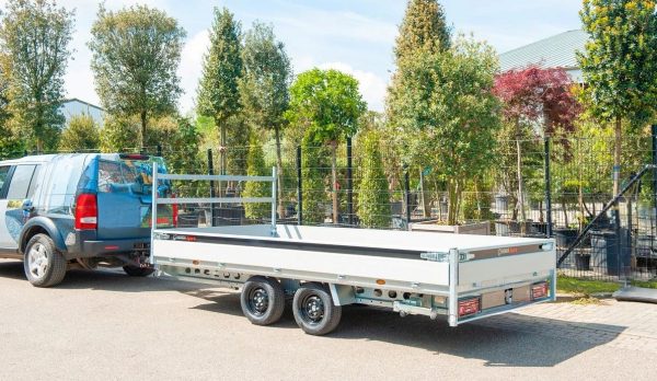 Remorque Plateau HENRA - Robuste et Polyvalente pour Tous Vos Transports