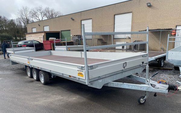 Remorque Plateau HENRA - Robuste et Polyvalente pour Tous Vos Transports